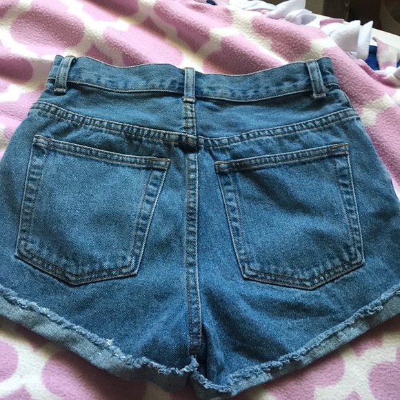 BRANDY DENIM SHORTS - Picture 2 of 3